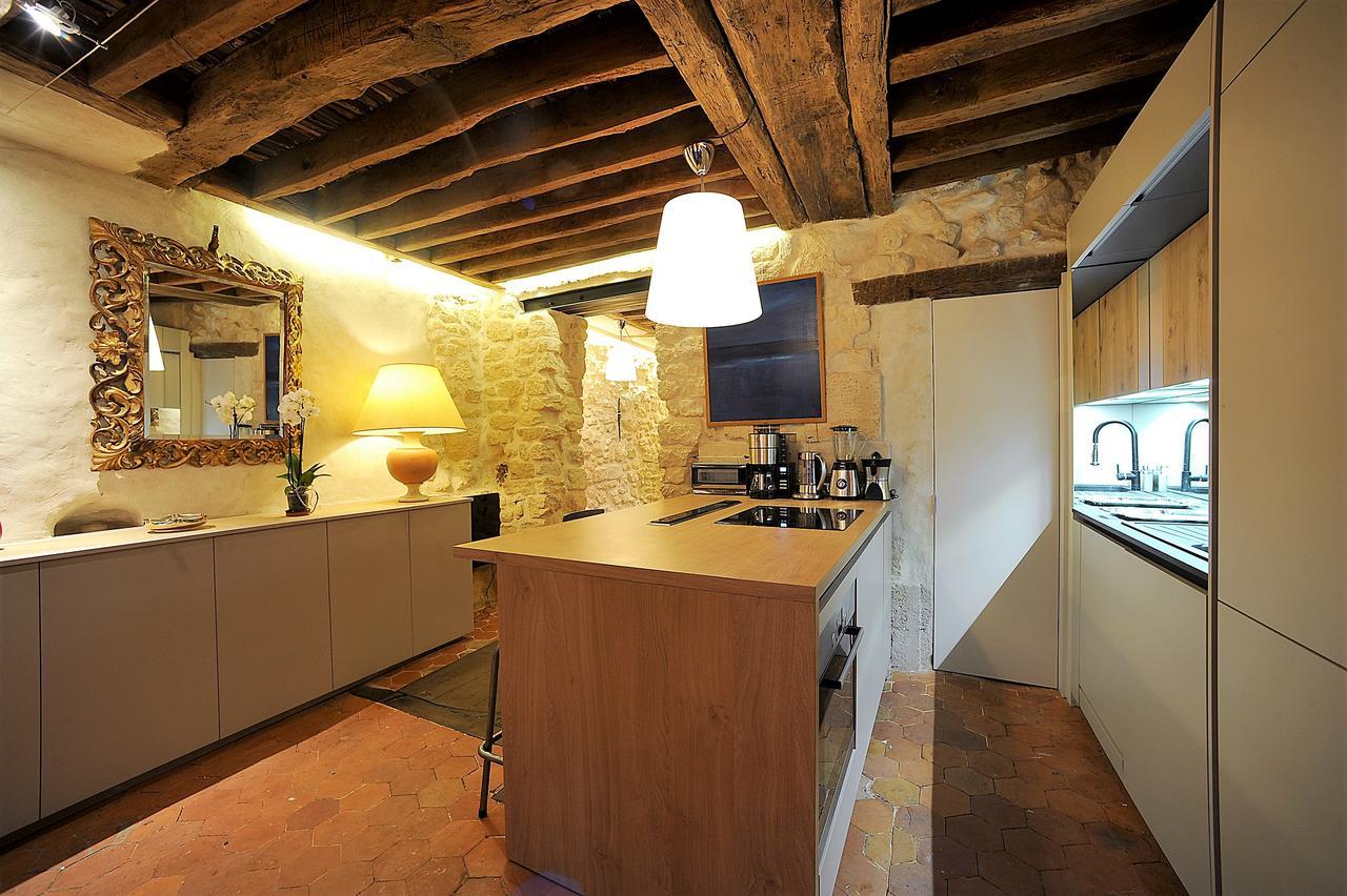 Beautiful Apartment In Historical Marais Paris Bagian luar foto