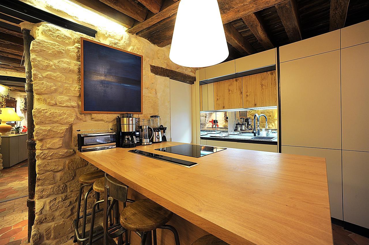 Beautiful Apartment In Historical Marais Paris Bagian luar foto