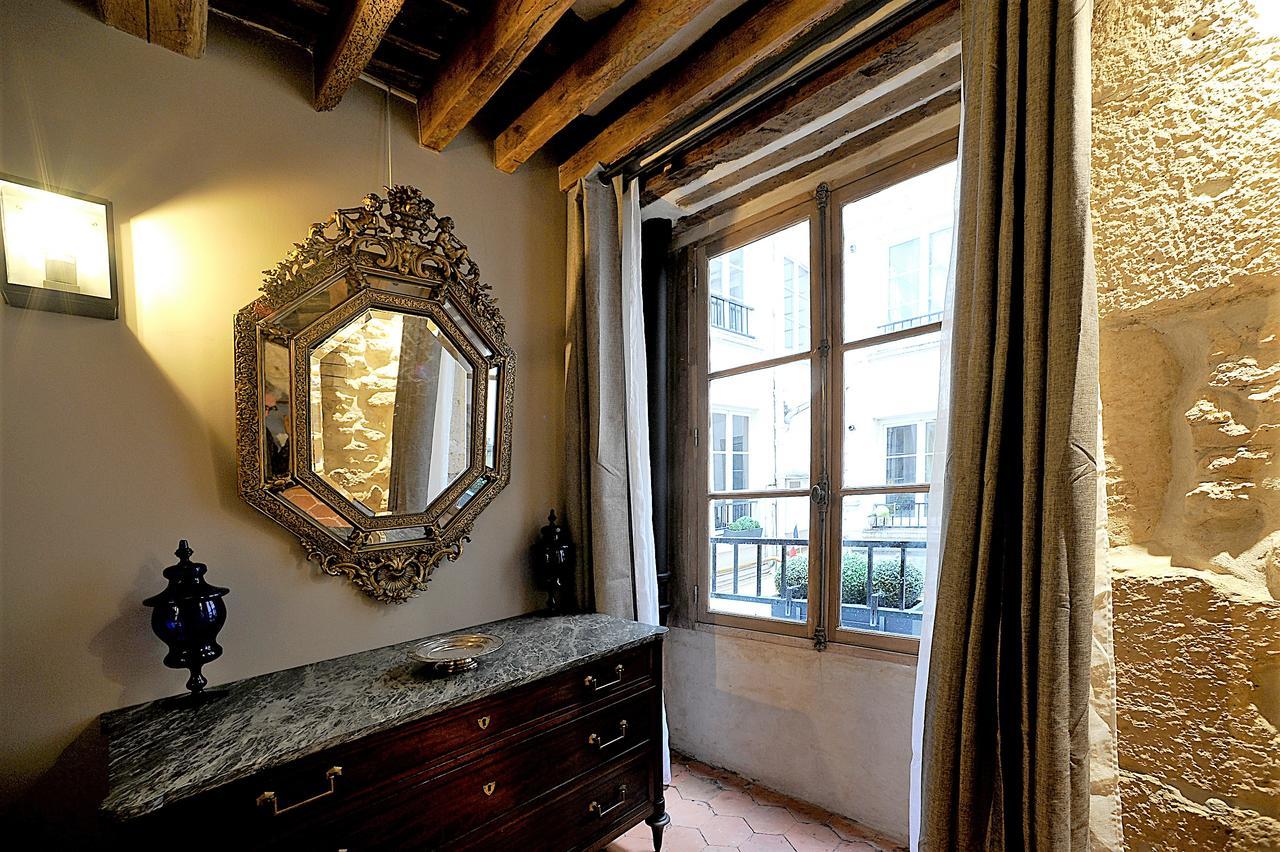 Beautiful Apartment In Historical Marais Paris Bagian luar foto