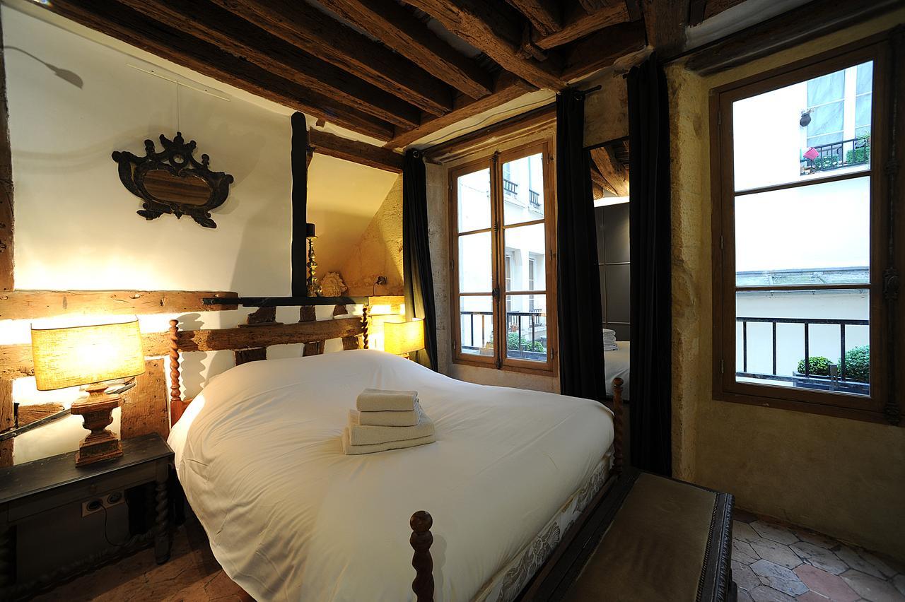 Beautiful Apartment In Historical Marais Paris Bagian luar foto