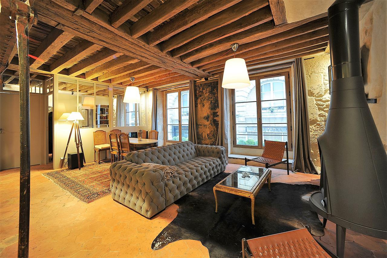 Beautiful Apartment In Historical Marais Paris Bagian luar foto
