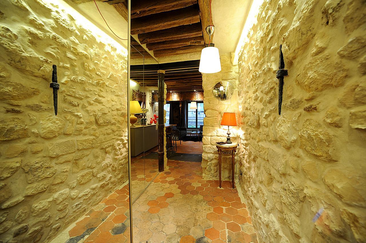 Beautiful Apartment In Historical Marais Paris Bagian luar foto