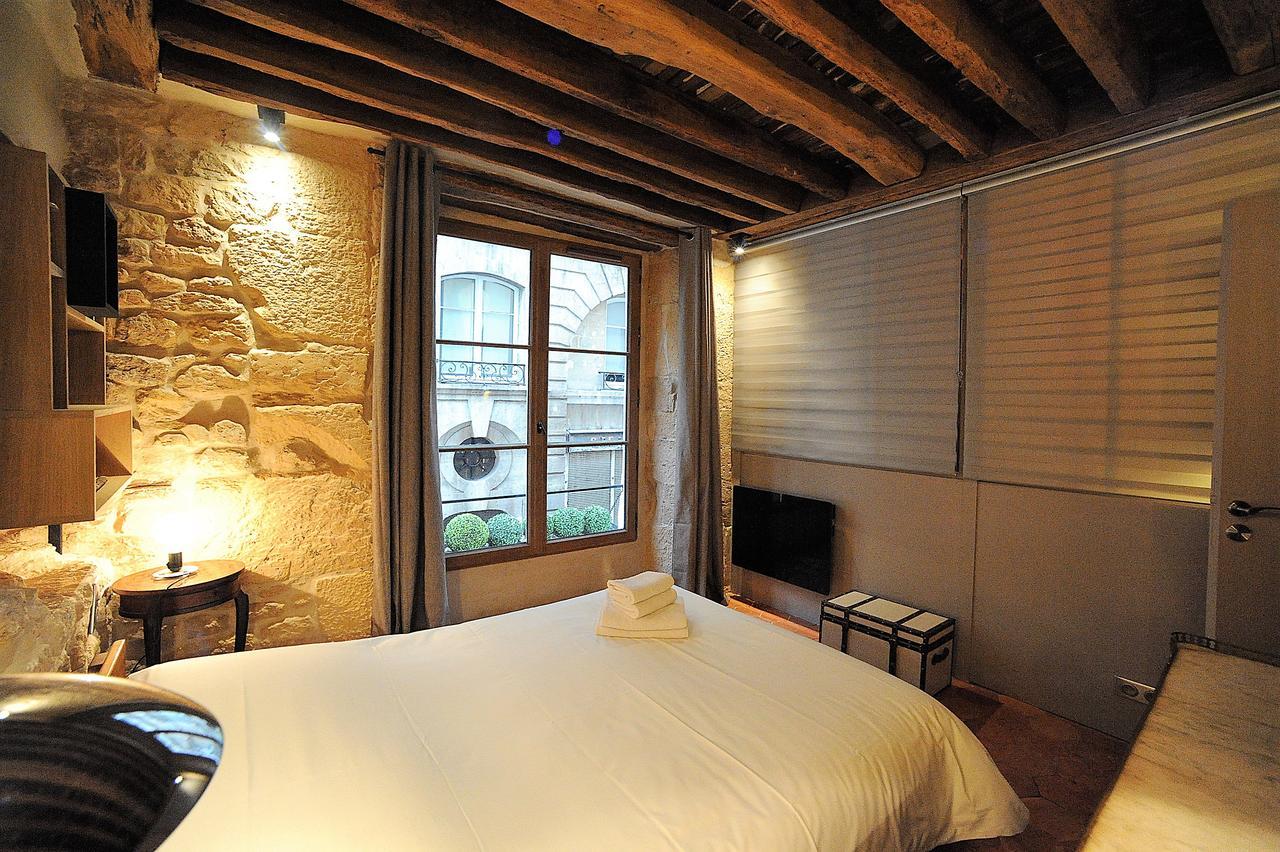 Beautiful Apartment In Historical Marais Paris Bagian luar foto