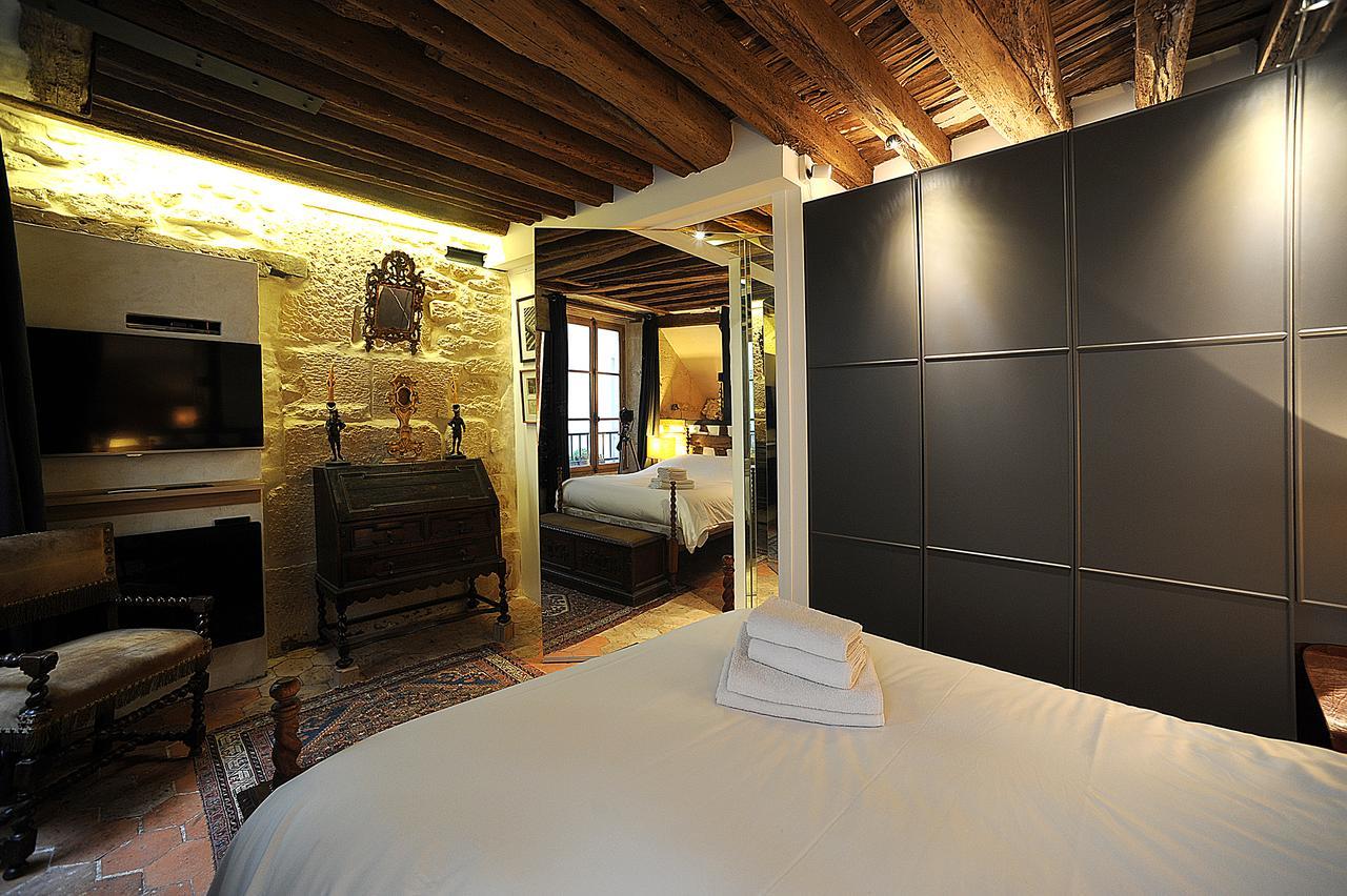Beautiful Apartment In Historical Marais Paris Bagian luar foto