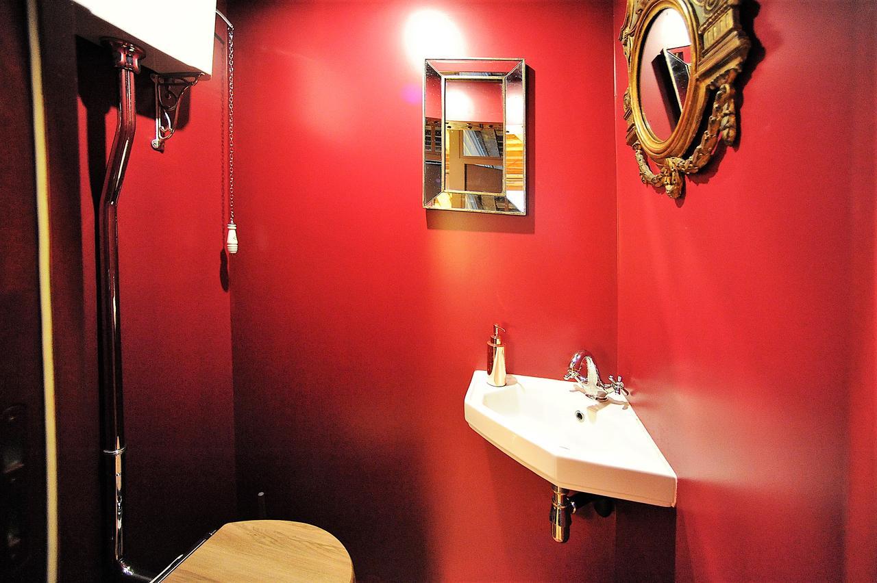 Beautiful Apartment In Historical Marais Paris Bagian luar foto